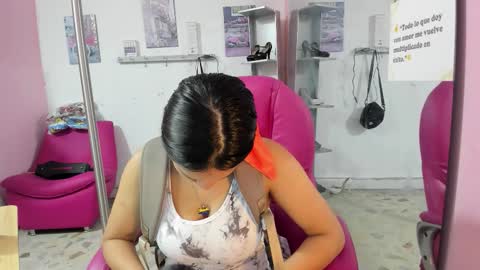 Snapshot of antonellakling_ chatting on January 14, 2026, 12:00 pm ANTONELLA online show from January 14, 2026, 12:00 pm