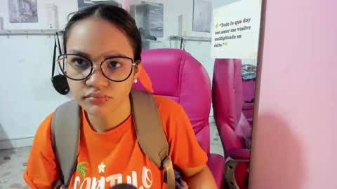 Snapshot of antonellakling_ chatting on January 15, 2026, 11:48 am ANTONELLA online show from January 15, 2026, 11:48 am