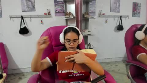 Snapshot of antonellakling_ chatting on March 16, 2026, 11:47 am ANTONELLA online show from March 16, 2026, 11:47 am