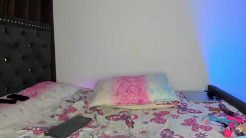 Snapshot of antonellaporter chatting on December 11, 2024, 11:43 pm help me reach 100 likes babe online show from December 11, 2024, 11:43 pm