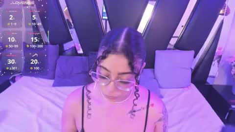 A N T O N E L L E  online show from December 5, 2025, 11:30 am