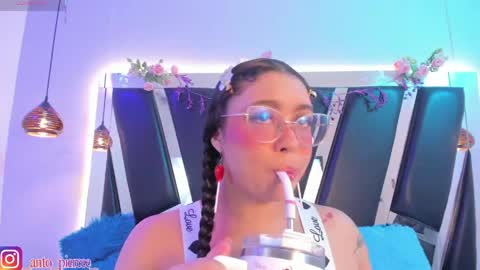 Snapshot of antonellepiercee chatting on May 14, 2026, 11:28 am A N T O N E L L E online show from May 14, 2026, 11:28 am