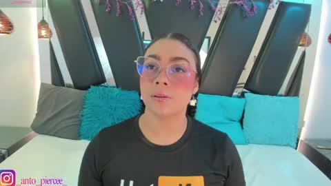 Snapshot of antonellepiercee chatting on May 16, 2026, 11:31 am A N T O N E L L E online show from May 16, 2026, 11:31 am
