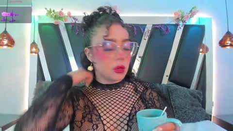 Snapshot of antonellepiercee chatting on May 24, 2026, 8:41 am A N T O N E L L E online show from May 24, 2026, 8:41 am