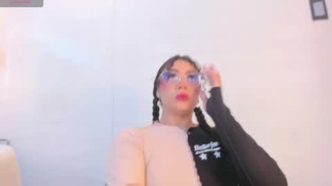 Snapshot of antonellepiercee chatting on June 9, 2026, 11:33 am A N T O N E L L E online show from June 9, 2026, 11:33 am