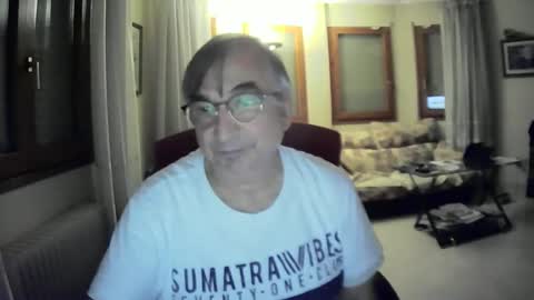 Snapshot of antonio2605 chatting on December 8, 2024, 2:39 am Antonio online show from December 8, 2024, 2:39 am