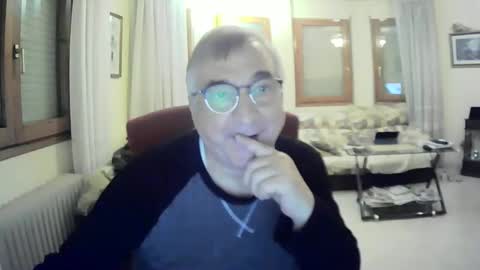 Snapshot of antonio2605 chatting on February 14, 2025, 1:13 am Antonio online show from February 14, 2025, 1:13 am
