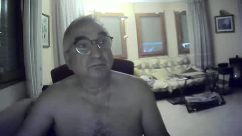Snapshot of antonio2605 chatting on November 19, 2025, 6:30 pm Antonio online show from November 19, 2025, 6:30 pm