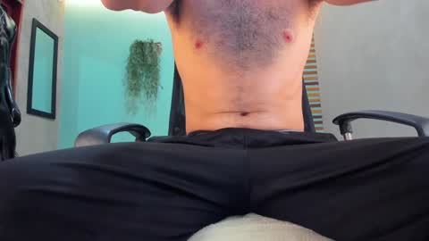 Snapshot of antony_bigdick_ chatting on December 24, 2024, 6:28 pm Juan Camilo online show from December 24, 2024, 6:28 pm