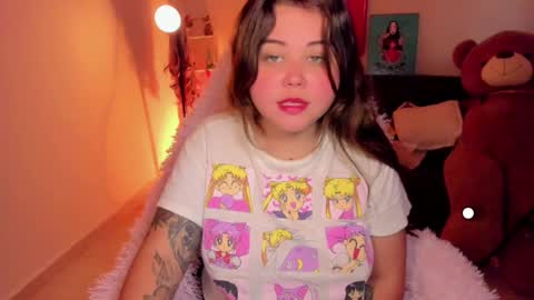   Independent model  online show from February 13, 2025, 2:20 pm