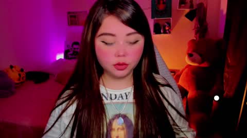   Independent model  online show from March 2, 2025, 3:13 am