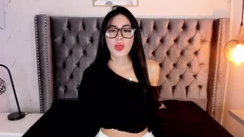 anya_belth online show from June 8, 2026, 7:25 pm