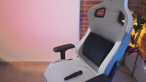 anya online show from March 10, 2025, 7:50 pm