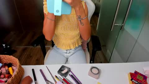 Snapshot of anyarayne chatting on June 8, 2026, 11:32 am Anya online show from June 8, 2026, 11:32 am