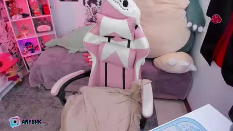 Any online show from November 4, 2025, 11:42 am