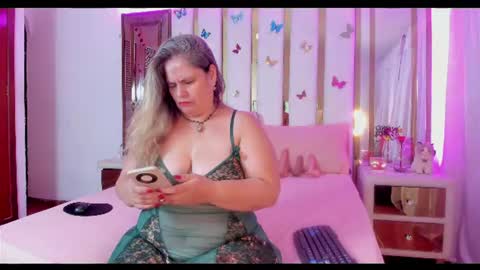 Snapshot of anyelamature chatting on June 17, 2026, 4:04 am Anyela online show from June 17, 2026, 4:04 am
