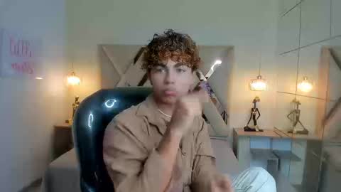 anyelotwink online show from March 16, 2026, 8:35 pm