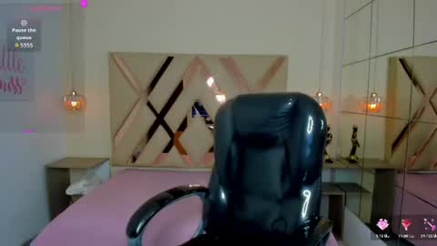 anyelotwink online show from July 30, 2026, 4:55 am