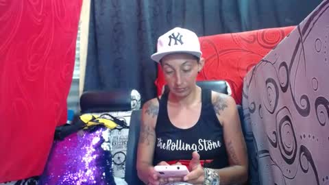 anyu online show from September 10, 2025, 7:03 pm