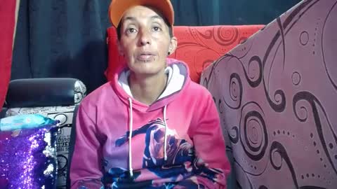 anyu online show from September 18, 2025, 8:44 pm