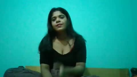 Snapshot of apa142817 chatting on May 2, 2026, 11:26 am Aparalux online show from May 2, 2026, 11:26 am