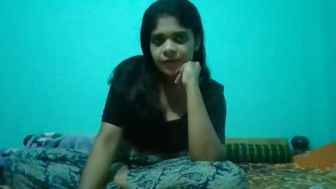 Snapshot of apa142817 chatting on May 3, 2026, 1:28 pm Aparalux online show from May 3, 2026, 1:28 pm