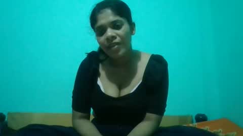 Snapshot of apa142817 chatting on May 10, 2026, 4:01 pm Aparalux online show from May 10, 2026, 4:01 pm