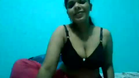 Snapshot of apa142817 chatting on August 2, 2026, 3:21 pm Aparalux online show from August 2, 2026, 3:21 pm