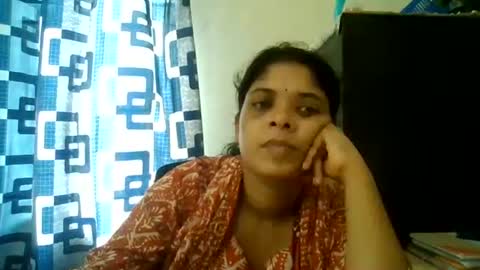 Snapshot of apa142817 chatting on August 3, 2026, 8:24 am Aparalux online show from August 3, 2026, 8:24 am