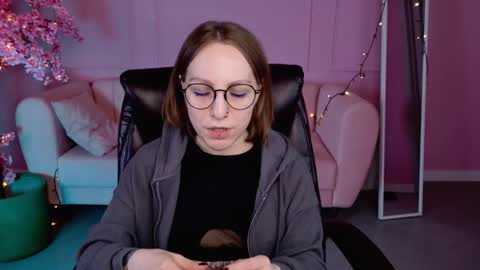 APHEX QUEEN online show from February 28, 2025, 4:10 pm