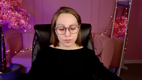 APHEX QUEEN online show from March 7, 2025, 4:22 pm