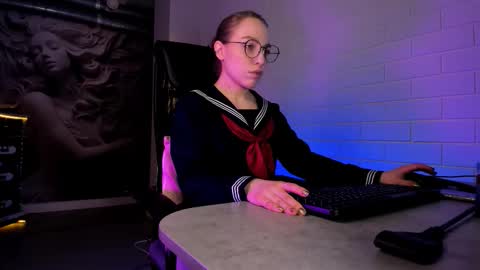 APHEX QUEEN online show from February 9, 2026, 9:13 am