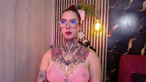 aphrodite__bloom online show from May 25, 2026, 9:43 pm