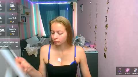 Snapshot of aphrodite_wow_ chatting on September 17, 2025, 12:40 pm Aphrodite online show from September 17, 2025, 12:40 pm