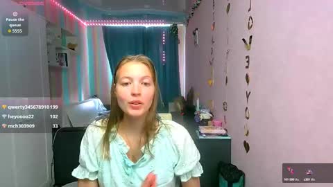 Snapshot of aphrodite_wow_ chatting on September 20, 2025, 8:48 am Aphrodite online show from September 20, 2025, 8:48 am