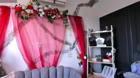 aphrodite online show from May 26, 2026, 8:38 pm