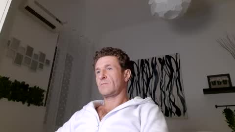 Snapshot of apollobest77 chatting on January 11, 2025, 9:46 pm apollobest77 online show from January 11, 2025, 9:46 pm