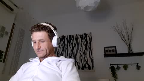 Snapshot of apollobest77 chatting on January 29, 2025, 8:56 pm apollobest77 online show from January 29, 2025, 8:56 pm