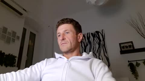 Snapshot of apollobest77 chatting on February 28, 2025, 10:17 pm apollobest77 online show from February 28, 2025, 10:17 pm