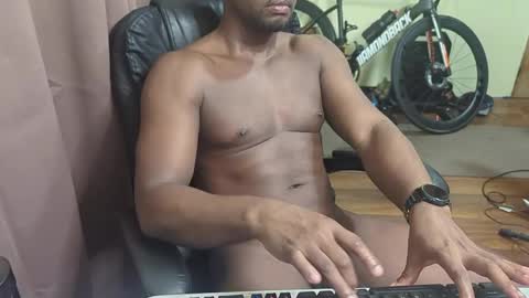 Snapshot of apollodarkmn chatting on April 13, 2026, 11:43 pm apollodarkmn online show from April 13, 2026, 11:43 pm