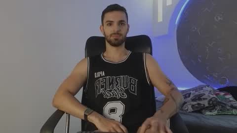 Apolo Lux  online show from February 8, 2026, 8:34 pm