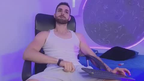 Apolo Lux  online show from March 4, 2026, 9:54 pm