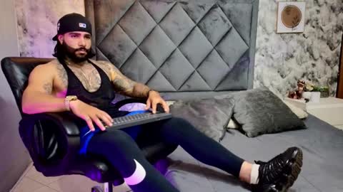 Apolo online show from October 6, 2025, 10:18 pm