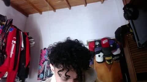 Snapshot of apolo_s chatting on June 10, 2026, 5:39 am Andres online show from June 10, 2026, 5:39 am