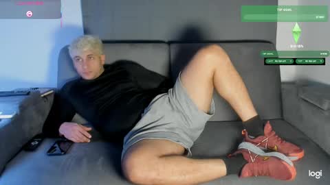 Snapshot of apolo_strange chatting on November 20, 2025, 12:33 am apolo_strange online show from November 20, 2025, 12:33 am