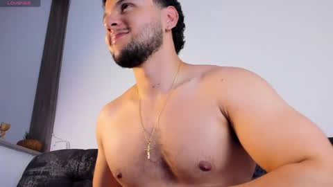 Snapshot of apoloklein_ chatting on May 23, 2026, 2:39 am Apolo Klein online show from May 23, 2026, 2:39 am