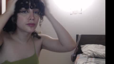 Snapshot of apolosbitch chatting on December 3, 2024, 2:58 am Nix online show from December 3, 2024, 2:58 am