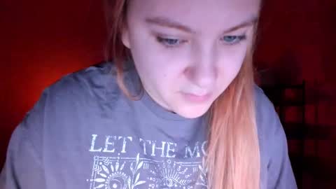 Snapshot of appleyummybuns chatting on January 6, 2026, 11:29 pm appleyummybuns online show from January 6, 2026, 11:29 pm