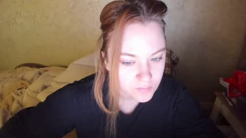 Snapshot of appleyummybuns chatting on March 4, 2026, 2:17 am appleyummybuns online show from March 4, 2026, 2:17 am