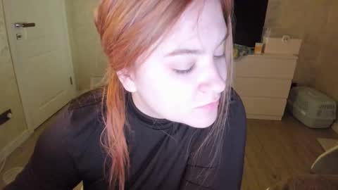 Snapshot of appleyummybuns chatting on March 7, 2026, 3:47 am appleyummybuns online show from March 7, 2026, 3:47 am